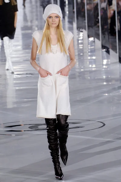 Look 7